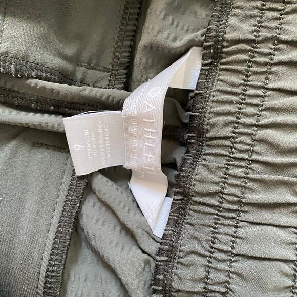 Athleta Textured Brooklyn Jogger Mountain Olive Pull-On Elastic Waist Size 6 - Picture 11 of 12